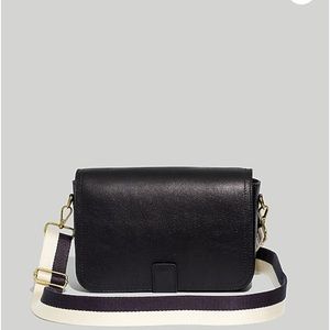 madewell • transport flap shoulder bag in navy